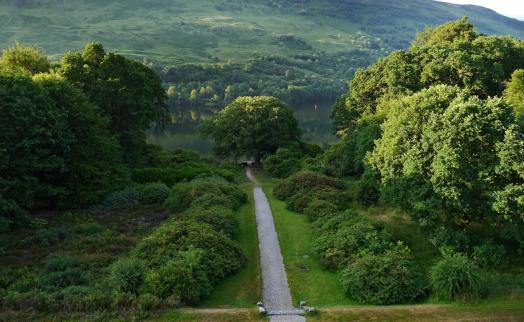Claudia Casanova escritora novelas históricas La dama y el león La tierra de Dios